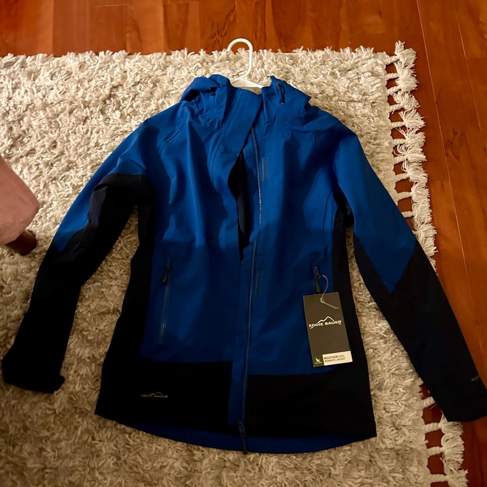 Eddie Bauer Women’s Weatheredge Jacket in Blue and Black
